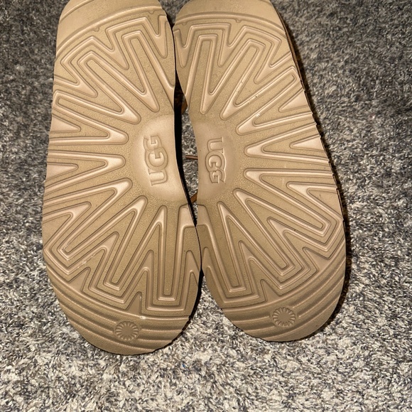 Ugg boots - Picture 2 of 3